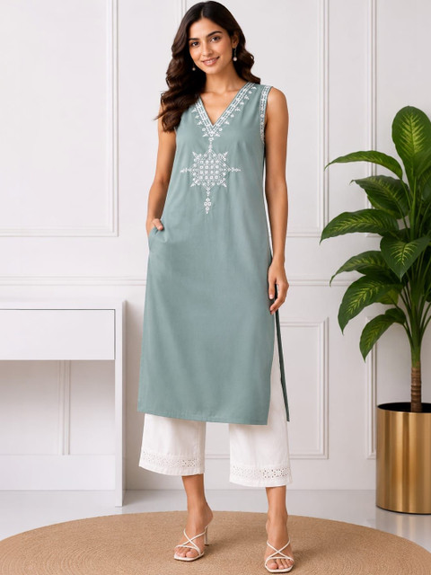 Fuchsia Women Embellished Thread Work Kurta