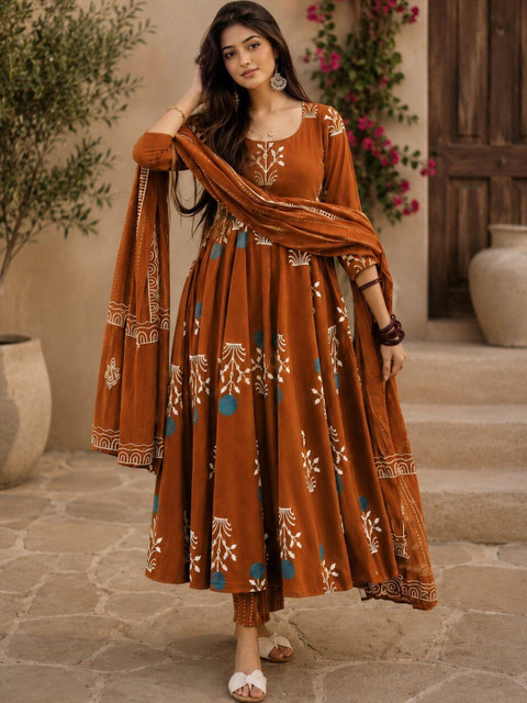 Chhipa Prints Women Floral Printed Empire Kurta with Trousers & With Dupatta
