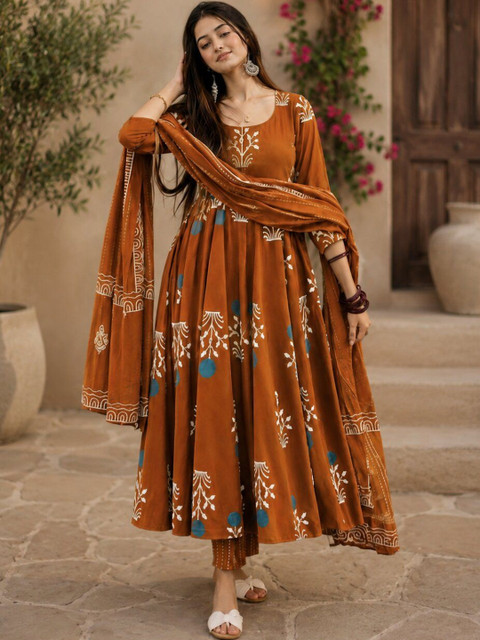 Chhipa Prints Women Floral Printed Empire Kurta with Trousers & With Dupatta - Image 5