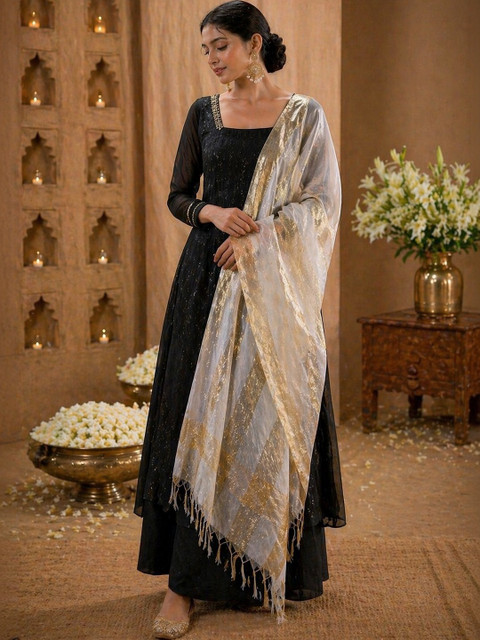 STUTI FASHION Woven Design Dupatta with Zari - Image 3