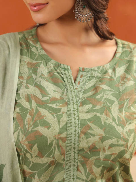 Sangria Printed Pure Cotton Round Neck Kurta & Trousers With Dupatta - Image 7