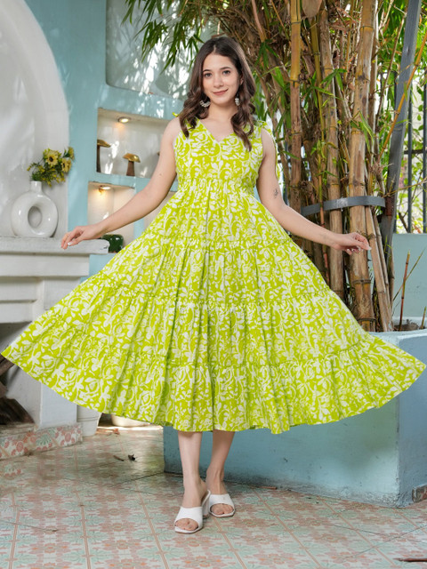 Shrivani Women Green Floral Printed Dress