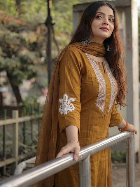 Anni Designer Women Regular Kurta with Trousers & With Dupatta