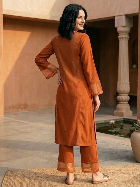 Varanga Straight Kurta With Trousers Set - Image 4