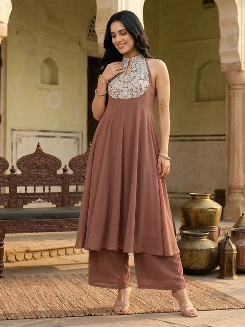 Varanga Floral Embroidered Panelled Silk Georgette Anarkali Kurta With Trouser