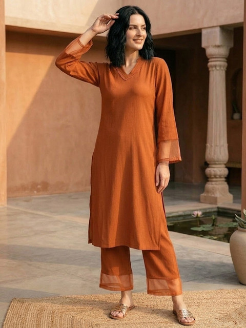 Varanga Straight Kurta With Trousers Set