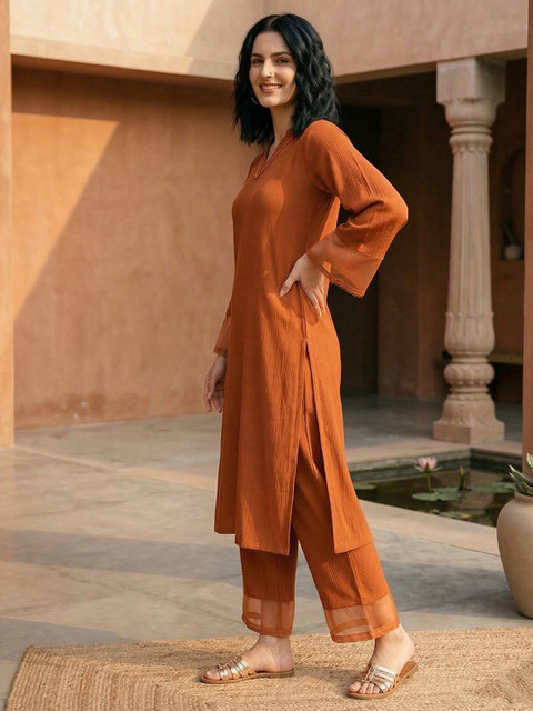 Varanga Straight Kurta With Trousers Set - Image 3
