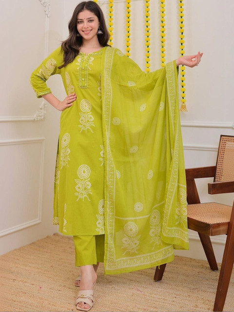 Nisha Fashion Women Floral Printed Regular Mirror Work Pure Cotton Kurta with Pyjamas & With Dupatta