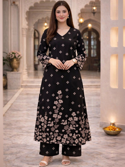 Pashet Women Floral Printed V-Neck Kurta & Trousers