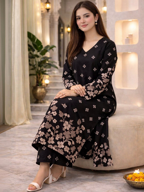 Pashet Women Floral Printed V-Neck Kurta & Trousers - Image 2
