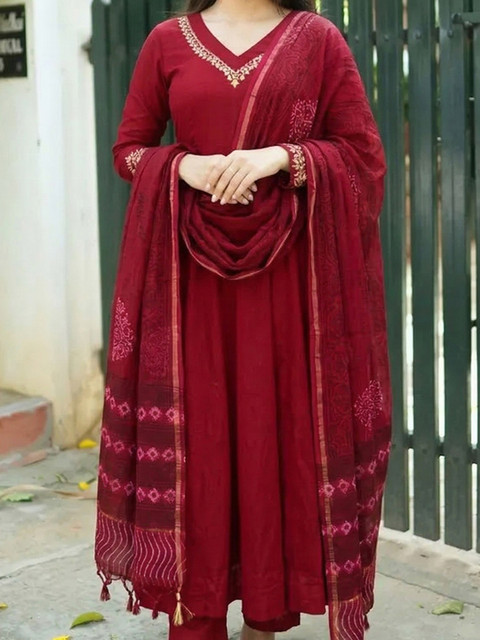Moda Rapido Women Embroidered Regular Kurta with Trousers & With Dupatta - Image 2