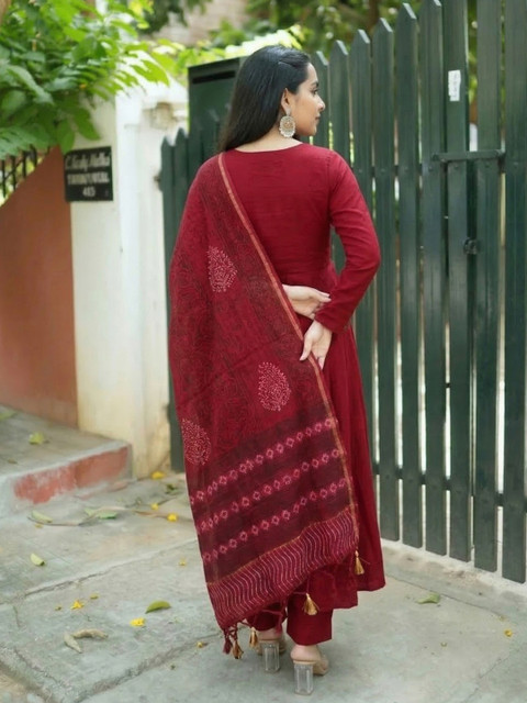 Moda Rapido Women Embroidered Regular Kurta with Trousers & With Dupatta - Image 4