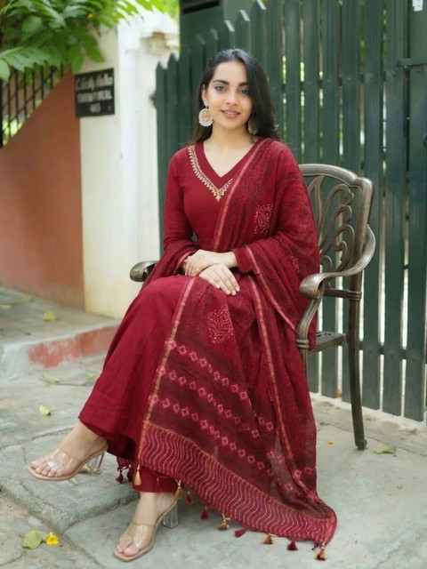 Moda Rapido Women Embroidered Regular Kurta with Trousers & With Dupatta - Image 6