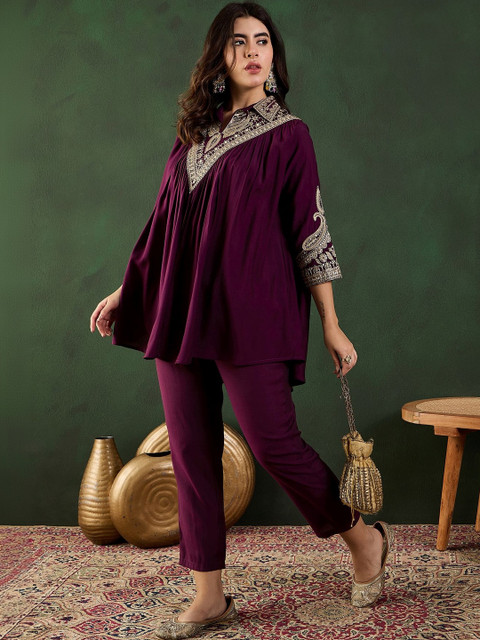 Sangria Embroidered Tunic with Trousers - Image 4