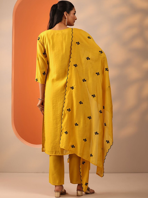 Libas Women Floral Embroidered Regular Kurta with Trousers & With Dupatta - Image 6