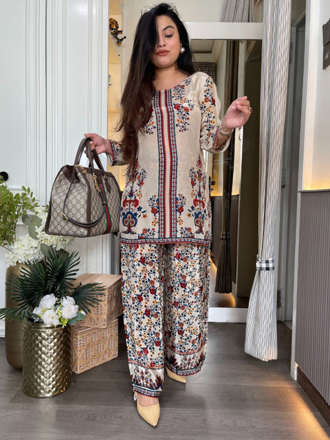 Aaghnya Women's Cream Rayon Blend Printed Straight Kurta With Trousers - Image 7