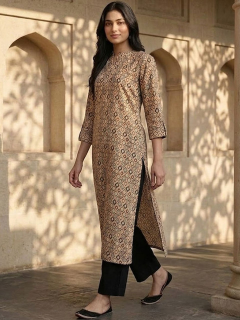 AADVIKA Women Geometric Printed Kurta - Image 5