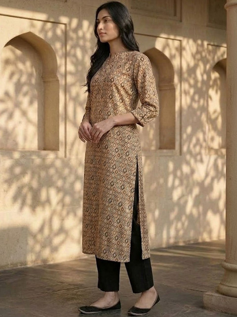 AADVIKA Women Geometric Printed Kurta - Image 3