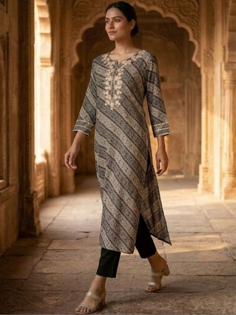 AADVIKA Women Ethnic Motifs Printed Thread Work Kurta