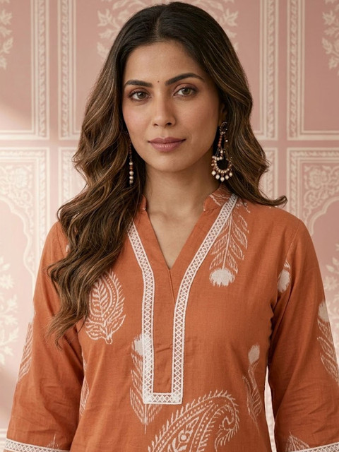 NAVYAAZRI Women Paisley Printed Kurta - Image 4