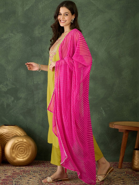 NAVYAAZRI Women Floral Embroidered Regular Gotta Patti Kurta with Trousers & With Dupatta