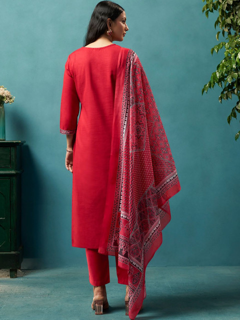 DRESOUL Women Ethnic Motifs Printed Regular Kurta with Trousers & With Dupatta - Image 2