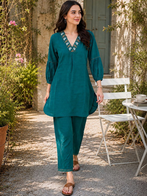 Nayam By Lakshita Embroidered Tunic with Trousers - Image 5