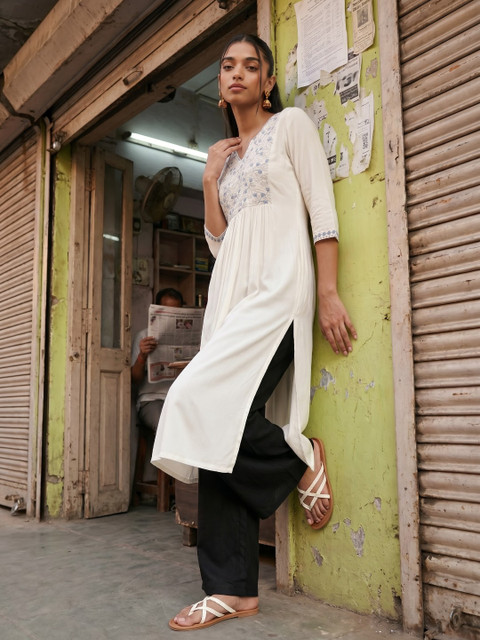 fusion by glitchez Floral Embroidered Kurta - Image 5