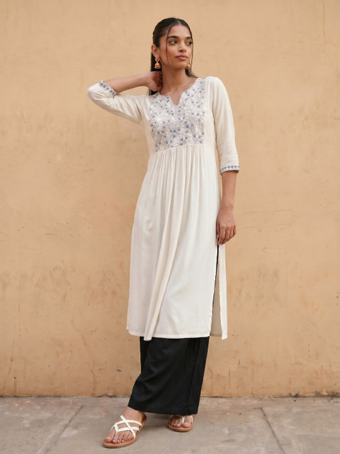fusion by glitchez Floral Embroidered Kurta