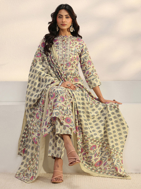 Gerua By Libas Women Floral Printed Regular Thread Work Kurta with Trousers & With Dupatta