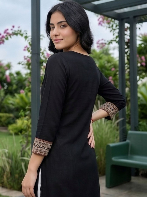 Varanga Women Ethnic Motifs Embroidered Thread Work Indie Prints Kurta - Image 4