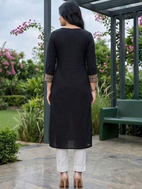 Varanga Women Ethnic Motifs Embroidered Thread Work Indie Prints Kurta - Image 7