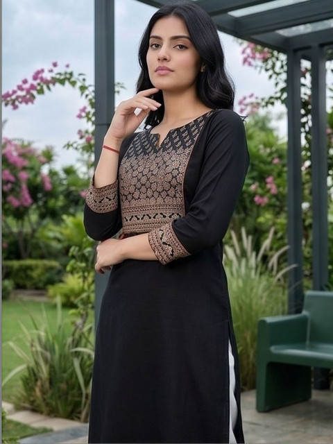 Varanga Women Ethnic Motifs Embroidered Thread Work Indie Prints Kurta - Image 3