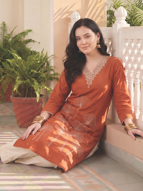 Indo Era Women Floral Embroidered Thread Work Kurta - Image 5