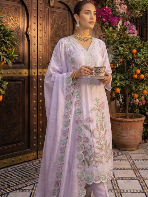 Lady charm Women Floral Embroidered Regular Thread Work Kurta with Trousers & With Dupatta - Image 4