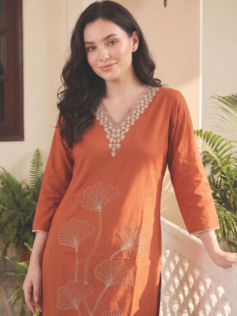 Indo Era Women Floral Embroidered Thread Work Kurta - Image 2