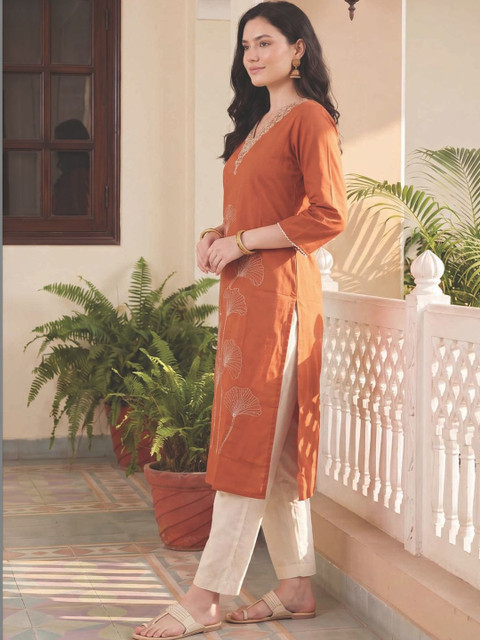 Indo Era Women Floral Embroidered Thread Work Kurta - Image 3