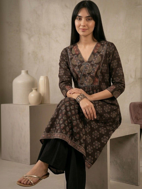 KALINI Women Ethnic Motifs Printed Indie Prints Kurta - Image 5