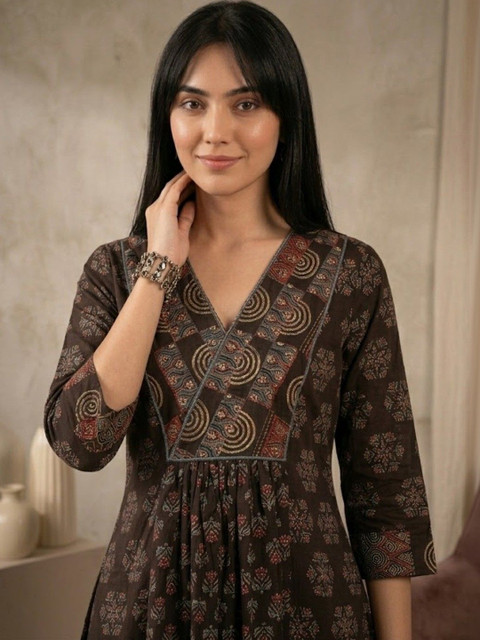 KALINI Women Ethnic Motifs Printed Indie Prints Kurta - Image 4