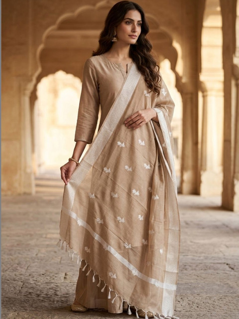 Dupatta Bazaar Ethnic Motifs Embroidered Dupatta with Thread Work