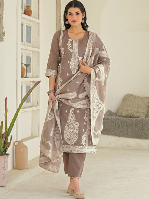 SKYLEE Women Ethnic Motifs Embroidered Regular Thread Work Pure Cotton Kurta with Trousers & With Dupatta - Image 7