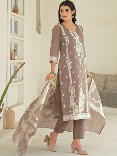 SKYLEE Women Ethnic Motifs Embroidered Regular Thread Work Pure Cotton Kurta with Trousers & With Dupatta - Image 4