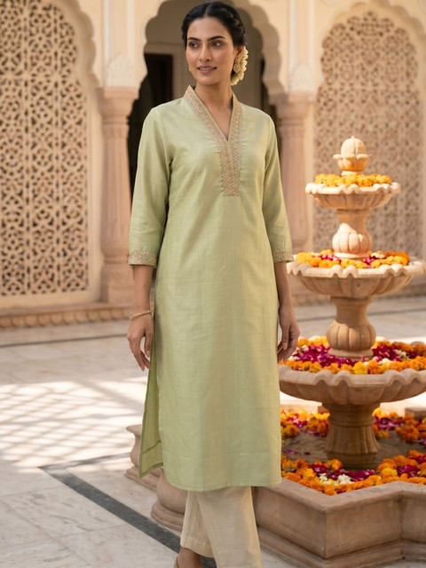 The Suitable Women Embroidered Thread Work Kurta - Image 7
