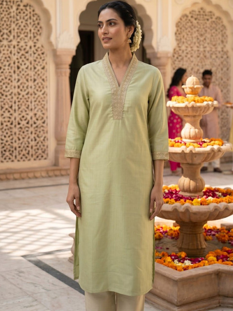 The Suitable Women Embroidered Thread Work Kurta - Image 5