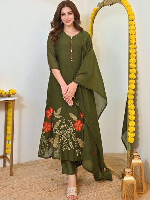 Royal Export Women Floral Embroidered Regular Thread Work Chanderi Silk Kurta with Trousers & With Dupatta