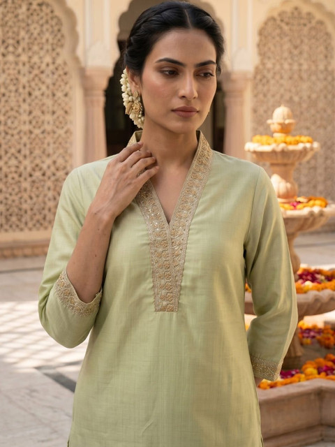 The Suitable Women Embroidered Thread Work Kurta - Image 6