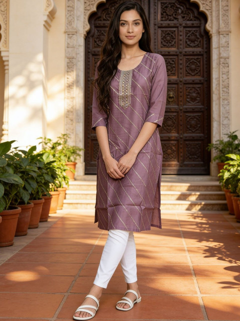 Rangita Women Printed Thread Work Kurta