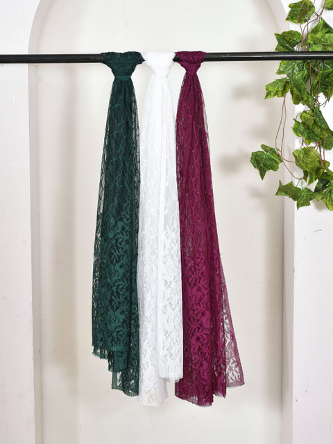 Kuhika Embroidered Dupatta with Thread Work