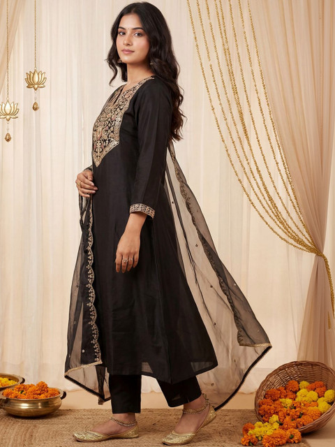 Indo Era Women Ethnic Motifs Embroidered Regular Thread Work Kurta with Trousers & With Dupatta - Image 2