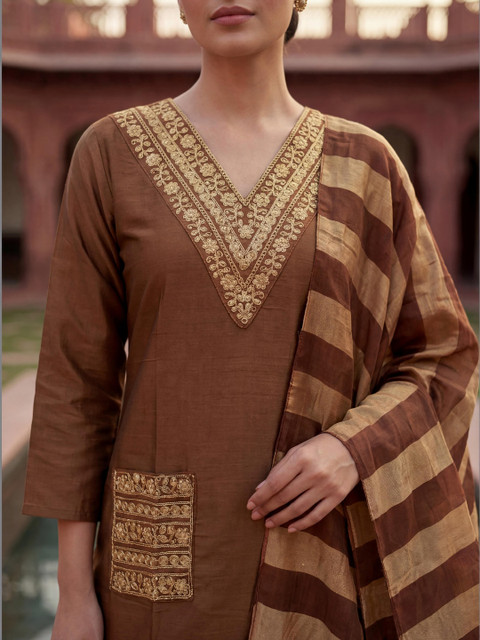 CREEPER Women Ethnic Motifs Embroidered Regular Thread Work Kurta with Trousers & With Dupatta - Image 4